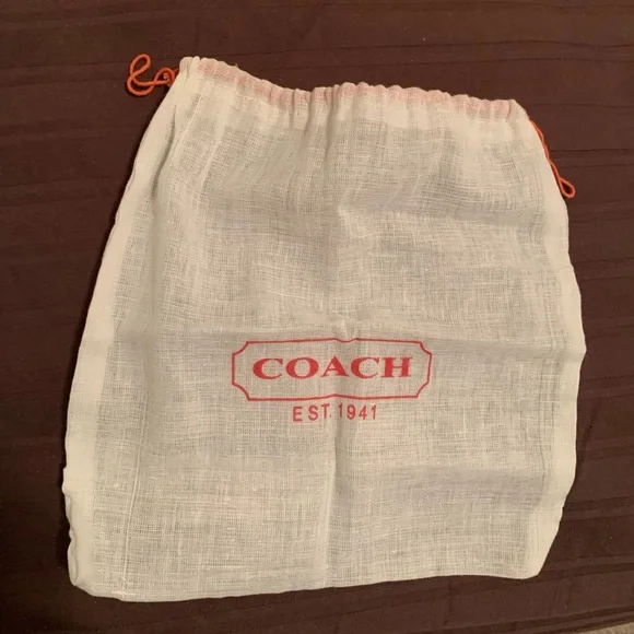 Coach packaging - Picture 2 of 3